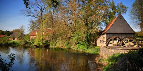 Landschaft mit Mühle